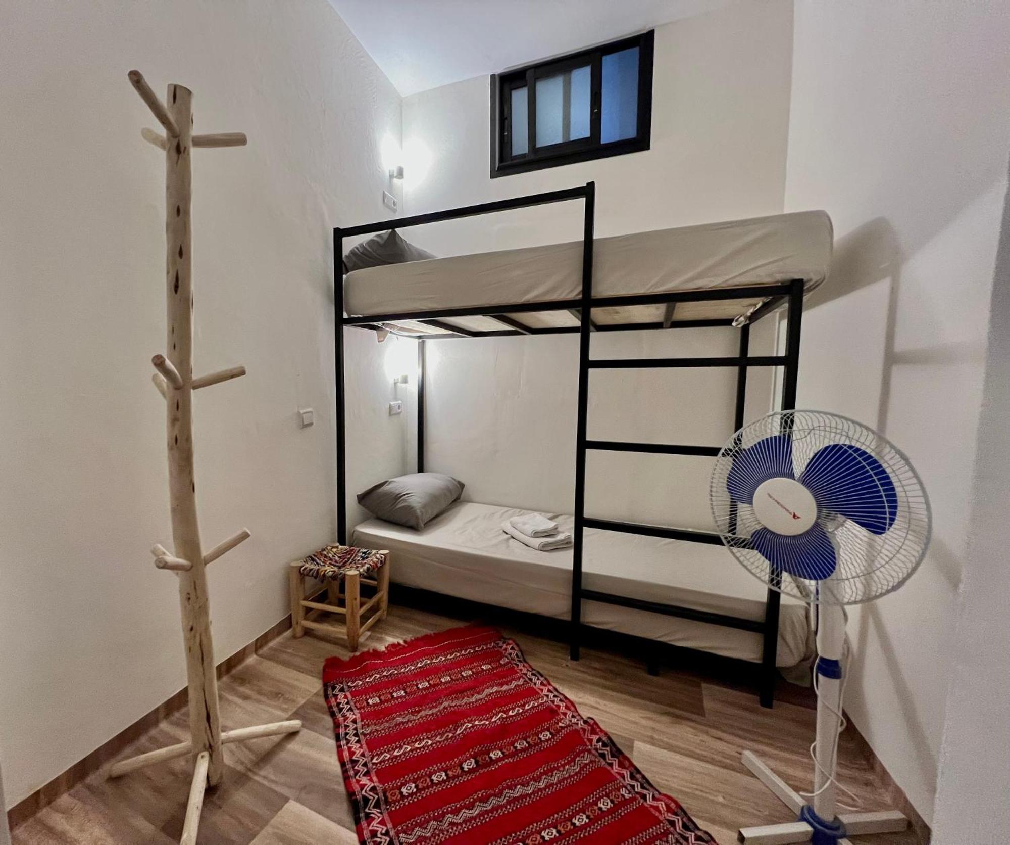 Dar Oussama Hostel *
